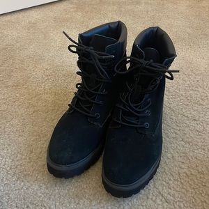 Black timberland boots